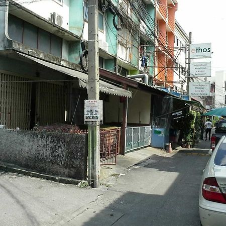 New Central Guesthouse Bangkok Luaran gambar